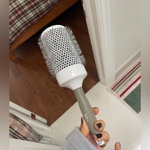 Ceramic ionic round blowdry brush